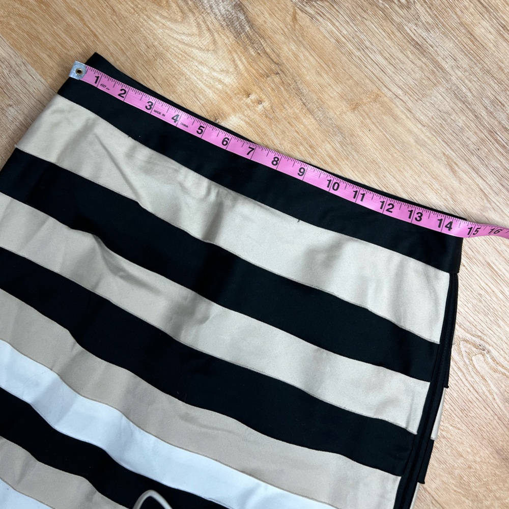 White House Black Market skirt. Tiered black, white, tan. Size 4. Zip back. - Picture 4 of 7